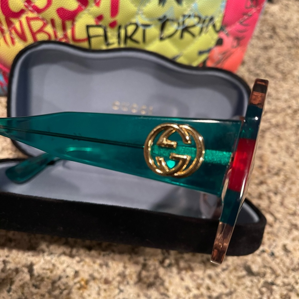 Gucci sun glasses